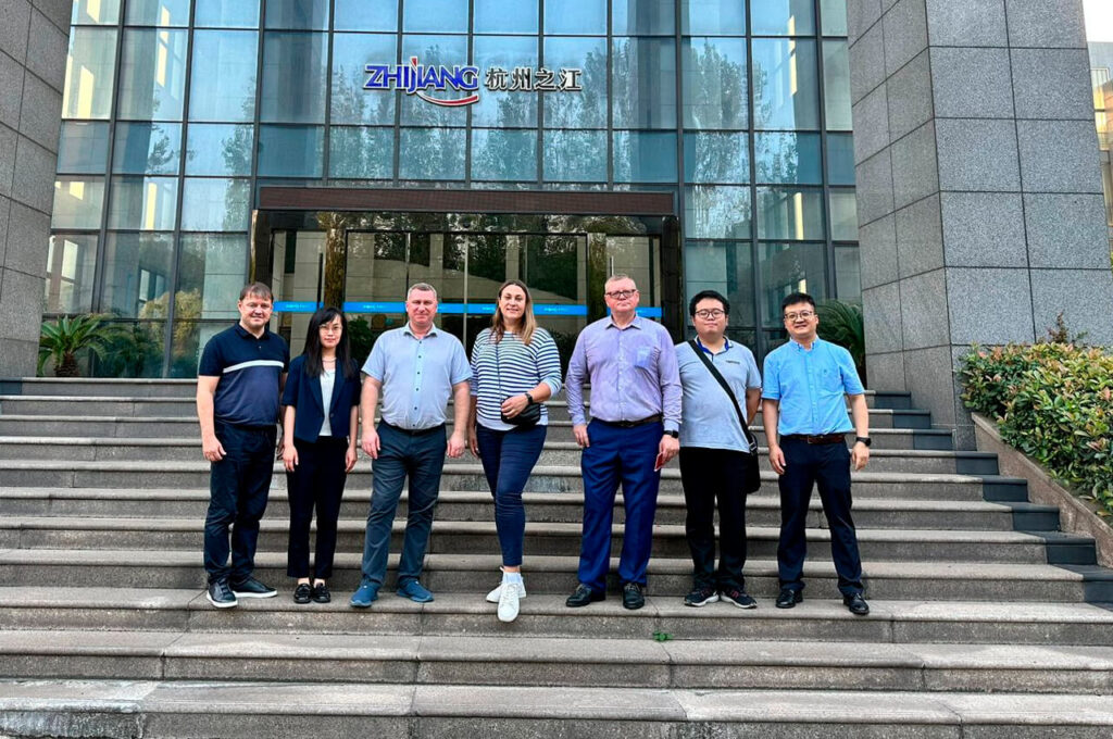 Представители компании посетили концерн Hangzhou Zhijiang Silicone Chemicals Co., Ltd